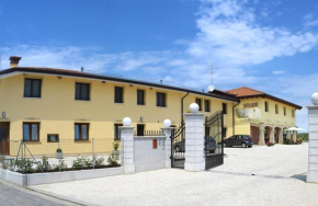 Гостиница Agriturismo Ai Laghi  Torsa